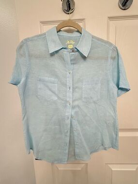 Lilly Pulitzer Lynnie %100 Linen Short Sleeve Button Up Shirt in Light Blue, XS